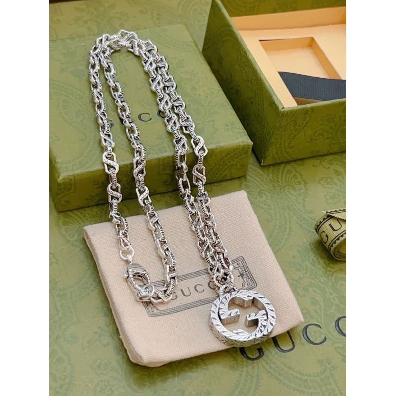 G*u*i necklaces